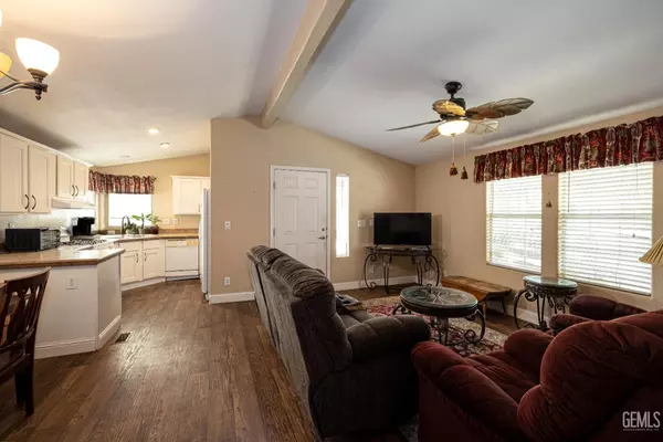 Bakersfield, CA 93312,9131 Rosedale Highway #73
