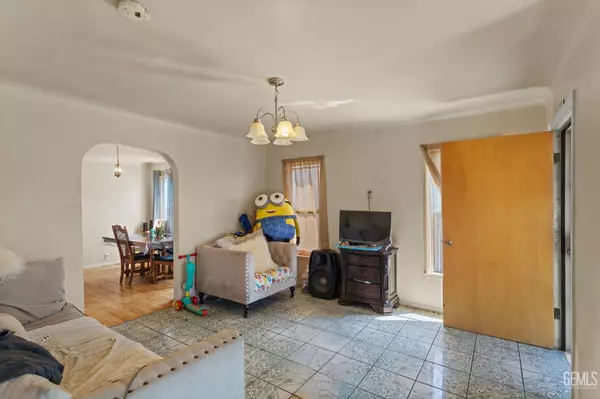 Los Angeles, CA 90022,544 Keenan Avenue