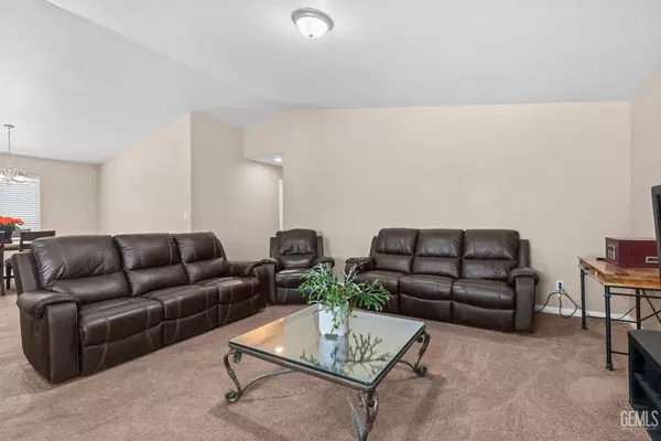 Bakersfield, CA 93314,5234 Coronado St West