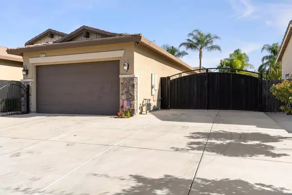 Bakersfield, CA 93314,9119 Claro De Luna Drive