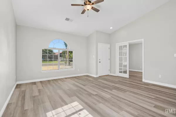 Bakersfield, CA 93313,5915 Twin Lakes Drive
