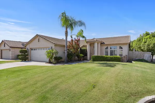 10815 Dapple Way, Bakersfield, CA 93312