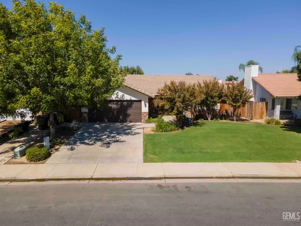 10908 Royal Ascot Avenue, Bakersfield, CA 93312