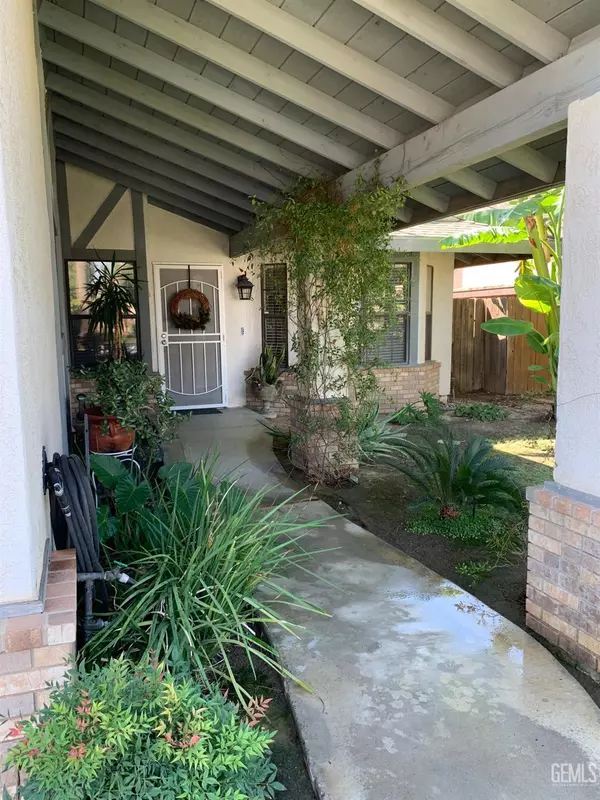 Bakersfield, CA 93311,10617 Sunset Canyon Drive
