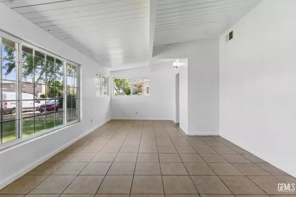 Bakersfield, CA 93305,2804 Haley Street