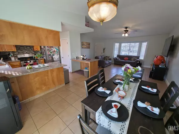 Delano, CA 93215,406 Calle De La Vina