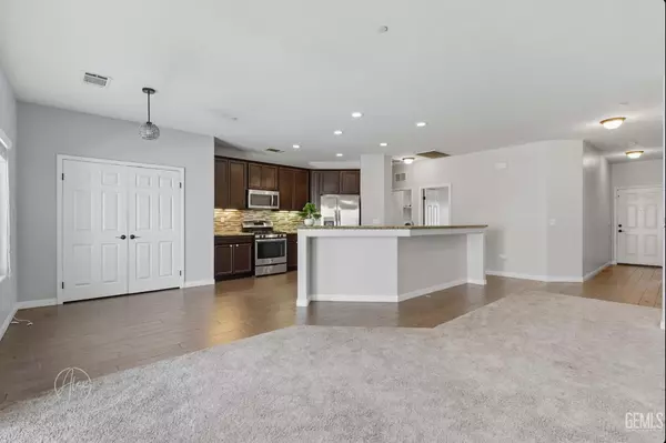 Bakersfield, CA 93311,10214 Pepperwood Drive
