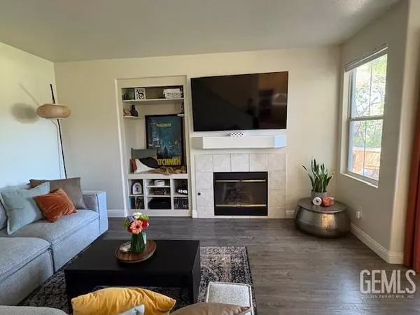 Santa Clarita, CA 91350,22609 Crown Point Court