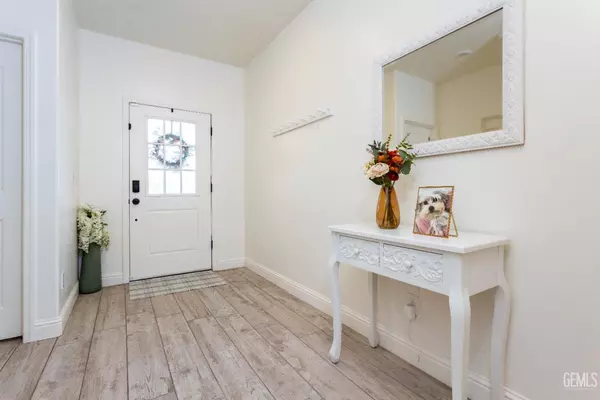 Shafter, CA 93263,9004 Village Oaks Way