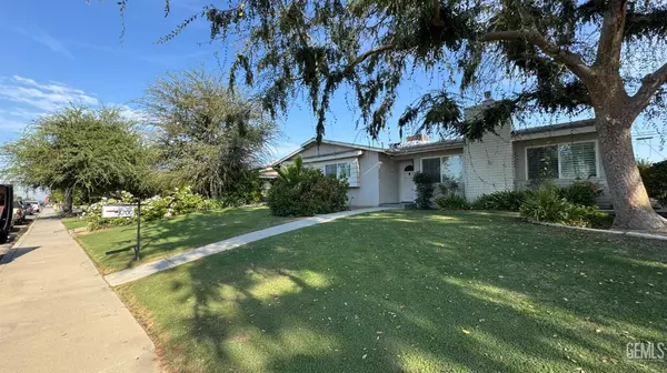 3200 University Avenue, Bakersfield, CA 93306