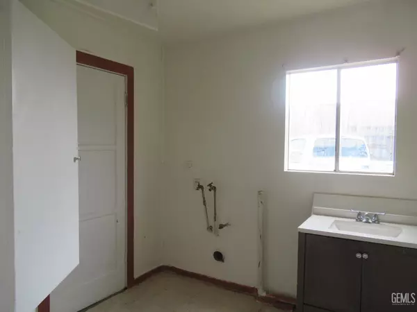 Buttonwillow, CA 93206,149 E 2nd Street