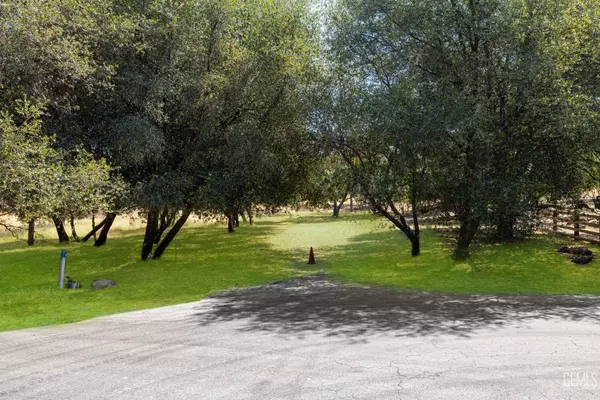 1 Kirkham Court, Keene, CA 93531
