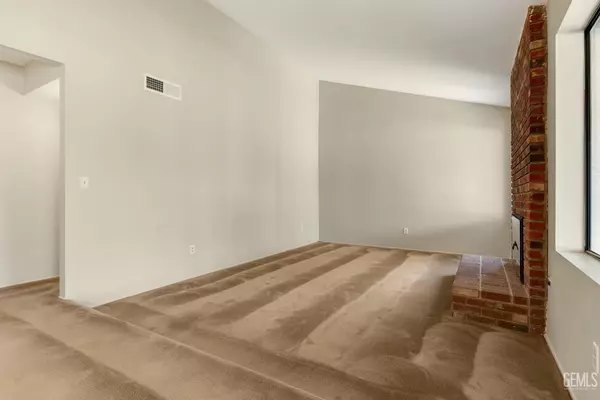 Bakersfield, CA 93309,3713 Sweet Springs Street