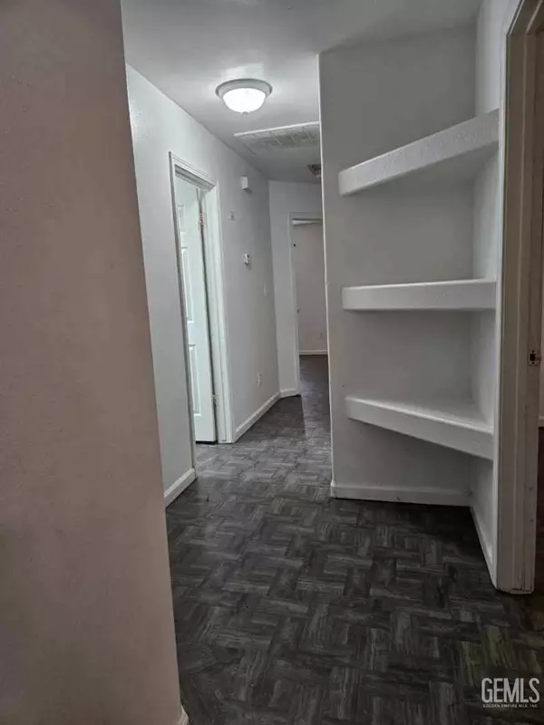 Shafter, CA 93263,553 Grundy Avenue