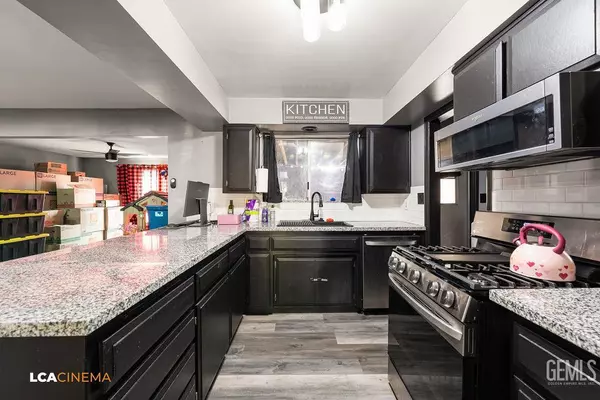 2713 Whitley Drive, Bakersfield, CA 93309