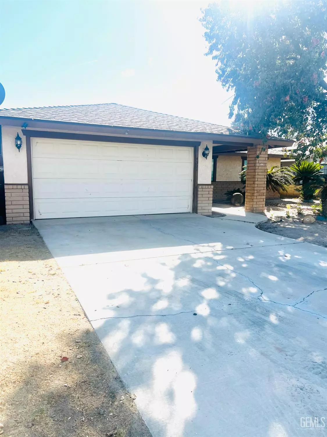 Bakersfield, CA 93313,4301 Sugar Cane Avenue