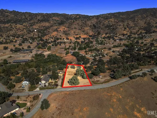26981 Oakflat Drive, Tehachapi, CA 93561