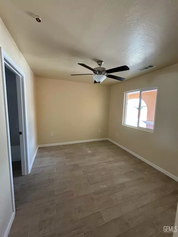 Shafter, CA 93263,1143 PARK Lane