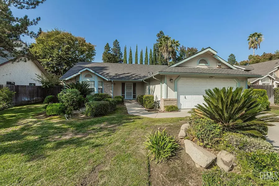 6447 N Vagedes Avenue, Fresno, CA 93711