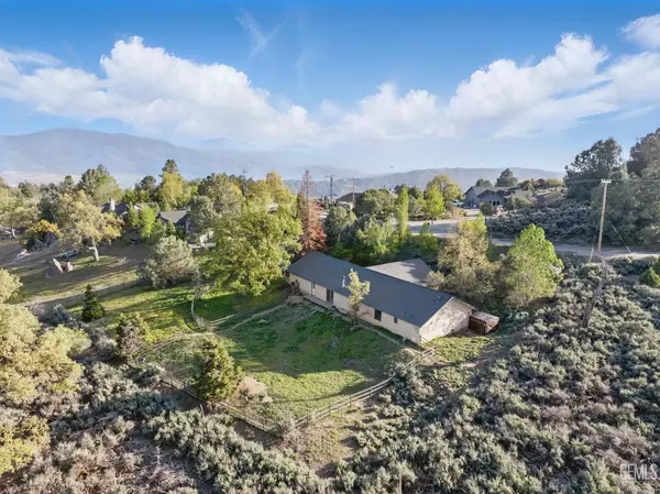 24980 Sunset Way, Tehachapi, CA 93561