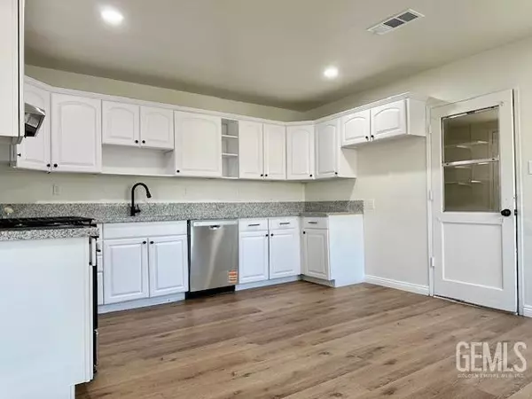 Shafter, CA 93263,421 Curtis Avenue