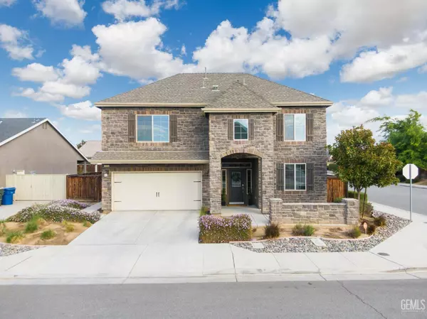 9324 Red Pine Drive, Shafter, CA 93263