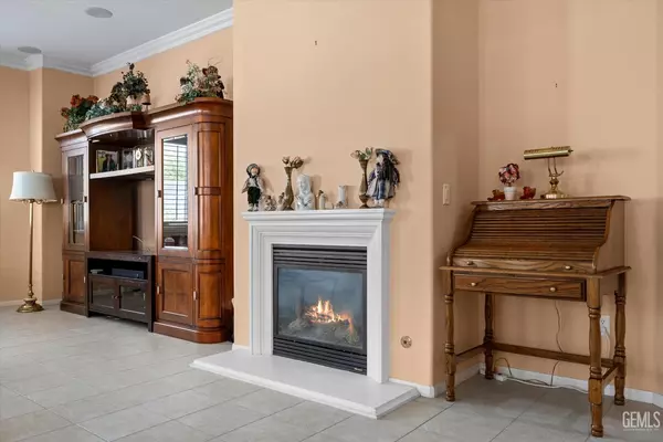 Bakersfield, CA 93306,13802 Blossom Ridge Drive