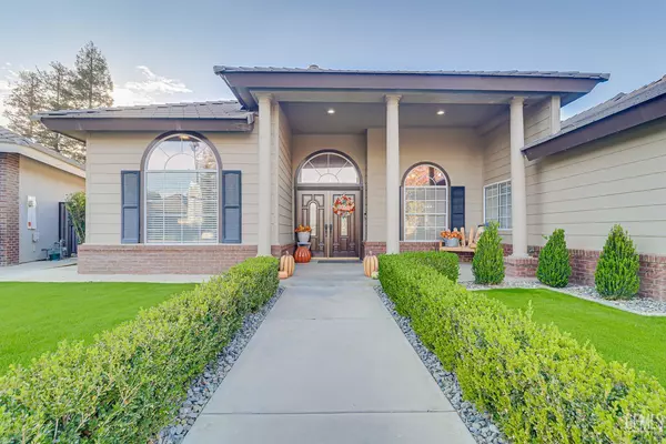 Bakersfield, CA 93312,9026 Forest Oaks Court