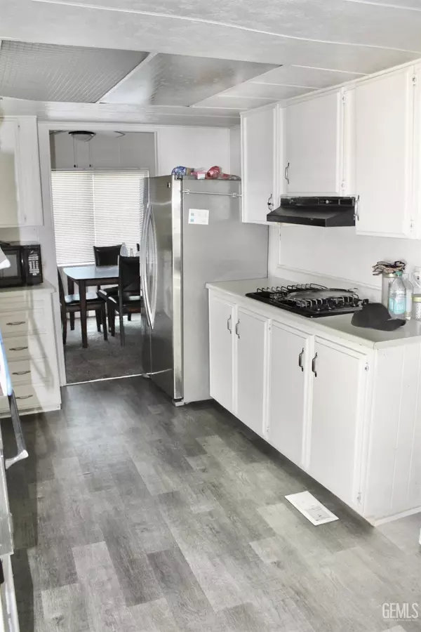 Bakersfield, CA 93306,6601 Eucalyptus Drive #102