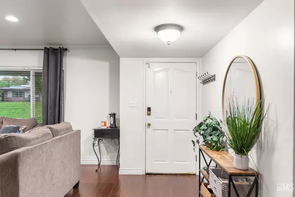 Bakersfield, CA 93306,1811 Country Club Drive