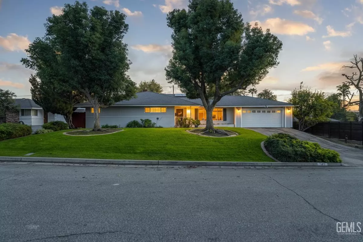 Bakersfield, CA 93306,1811 Country Club Drive