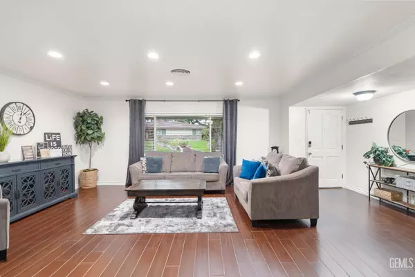 Bakersfield, CA 93306,1811 Country Club Drive