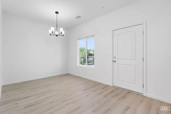 Lamont, CA 93241,10004 Elmco Avenue