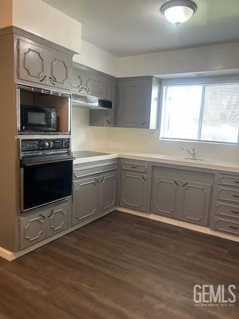 Bakersfield, CA 93306,3712 Harvard Drive