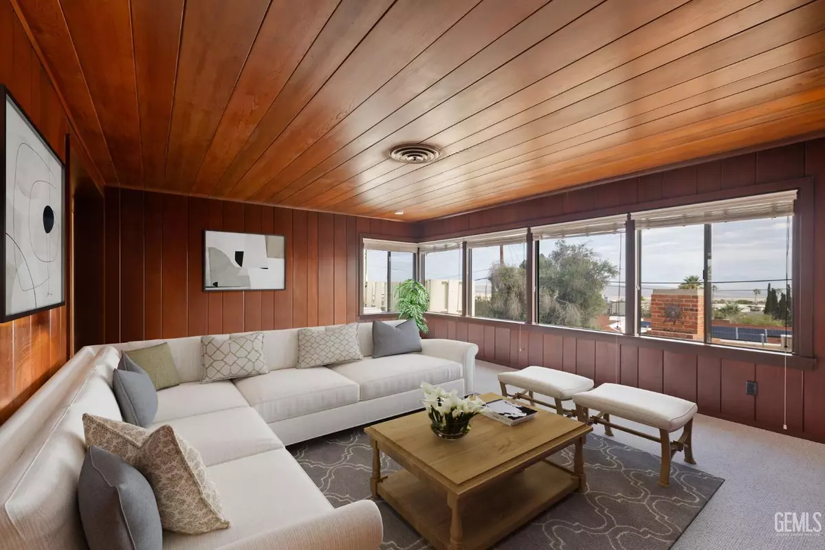 Taft, CA 93268,526 Washington Avenue