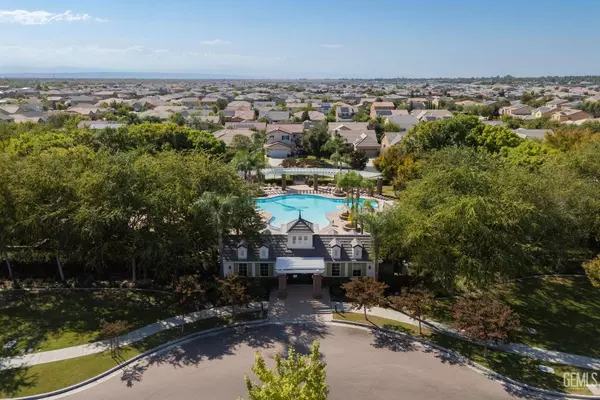 Bakersfield, CA 93314,509 Jewel Flower Street