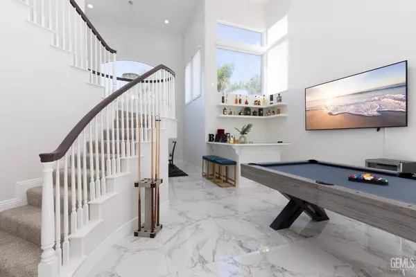 Anaheim, CA 92808,8755 E Garden View Drive