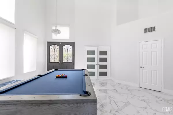 Anaheim, CA 92808,8755 E Garden View Drive