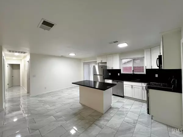 Bakersfield, CA 93307,1416 Badger Pass Avenue