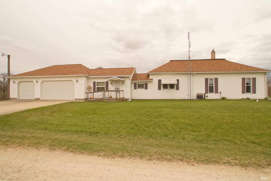 3395 S Shirey Drive, Mentone, IN 46539-9220