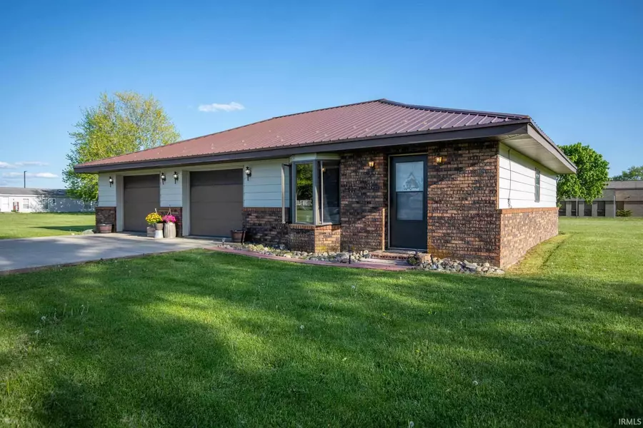502 E Shaffer Road, Bourbon, IN 46504-1318