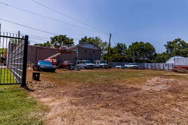 Evansville, IN 47711,668-670 E Franklin Street