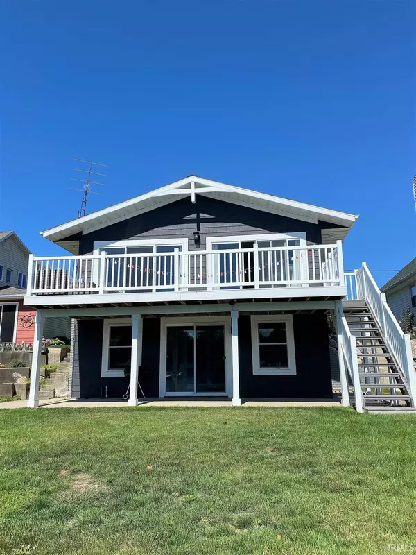 51310 N Shore Drive, Elkhart, IN 46514-6343