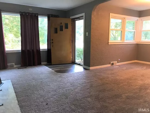 Vincennes, IN 47591,5398 E Simpson Lake Drive