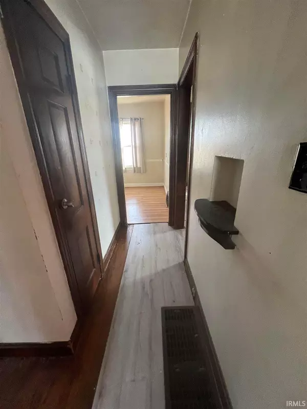 Evansville, IN 47711,1142 E Columbia Street