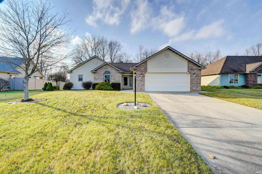 2205 LaForge Lane, Auburn, IN 46706