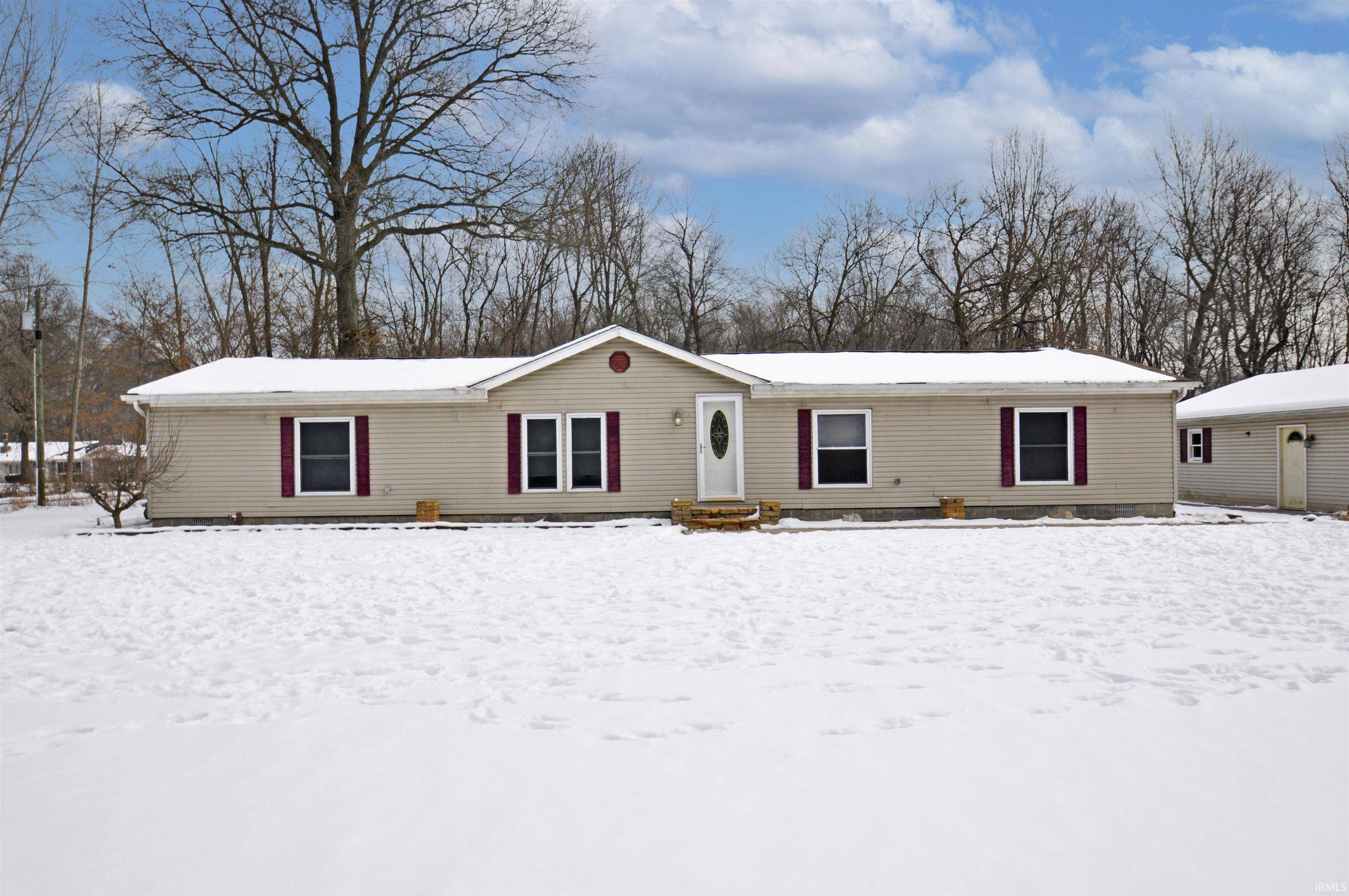 57726 Cottage Grove Avenue, Osceola, IN 46561-9327