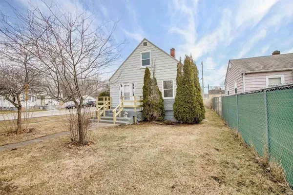 South Bend, IN 46619-2722,702 S Albert Avenue