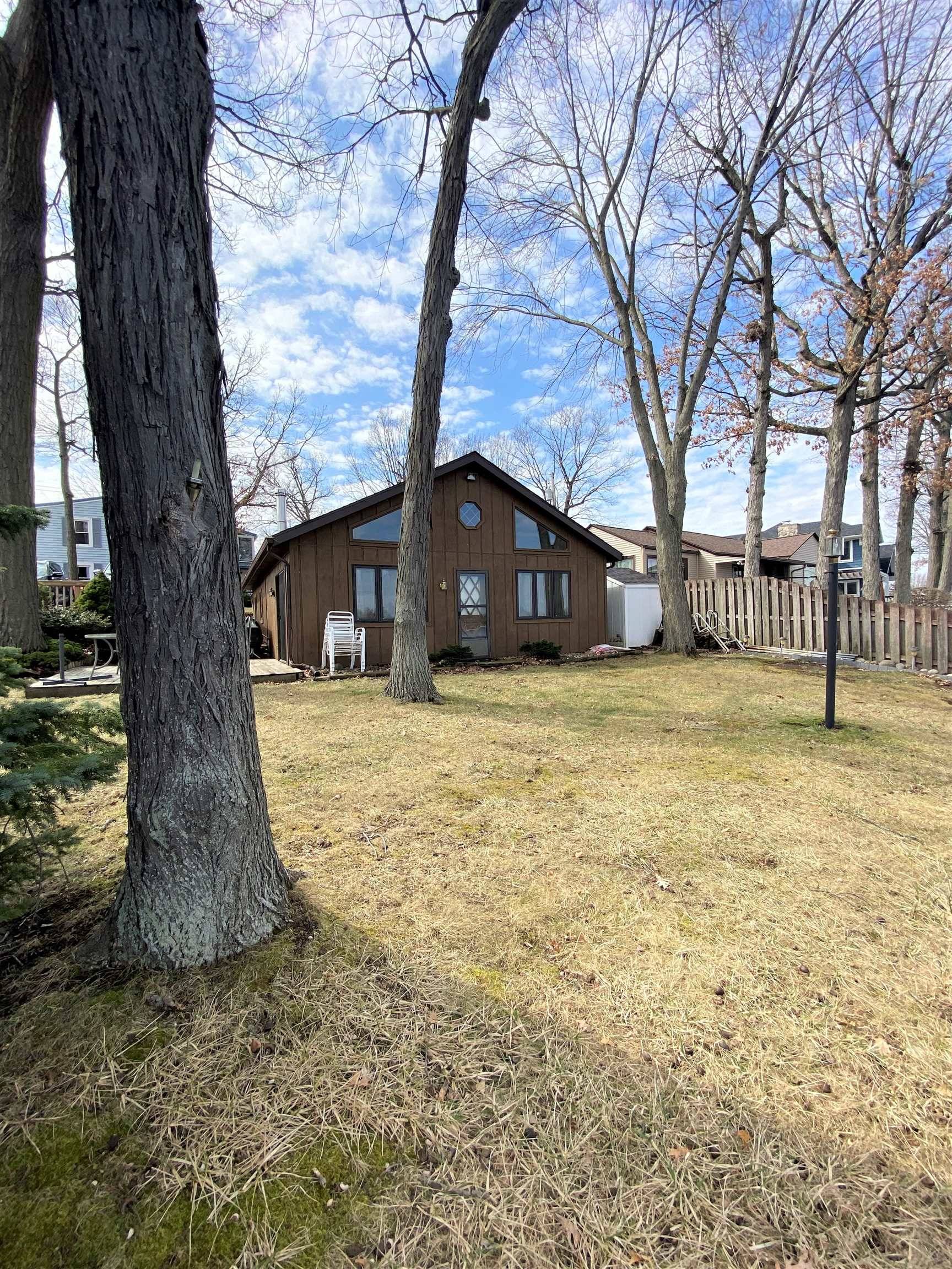 315 Bernice Ave, Rome City, IN 46784