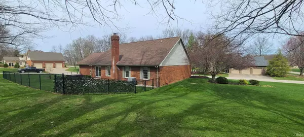 Vincennes, IN 47591,1221 N Honeysuckle Lane